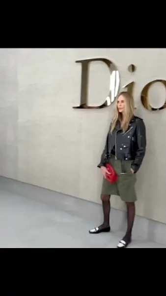 Нажми и смотри