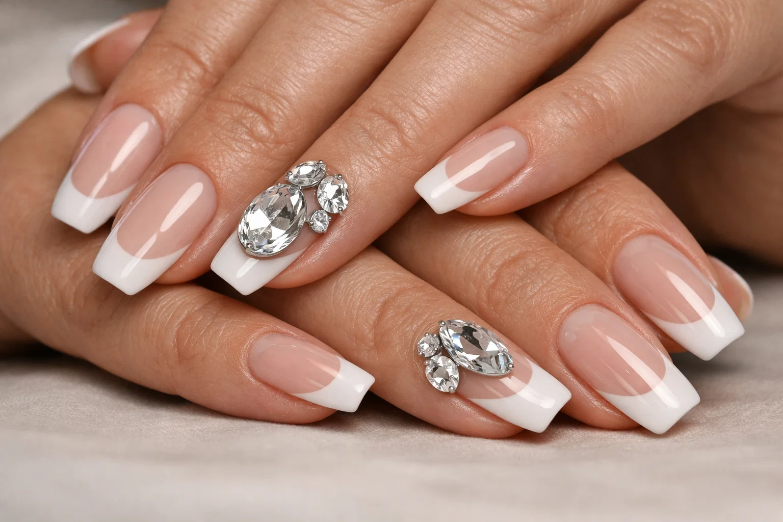 Классика под угрозой: 5 ошибок, которые превращают французский маникюр в безвкусицу