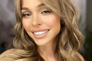 «Богиня секса»: Анна Хилькевич снялась в пикантном купальнике на отдыхе