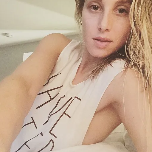 селфи без косметики фото уитни порт