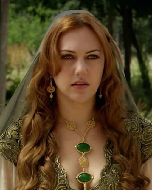 Внешность турецкой звезды всегда вызывала восхищение поклонников... Турецкие актрисы пластика