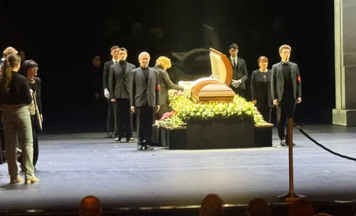 Церемония прощания с Владимиром Симоновым Церемония прощания с Владимиром Симоновым