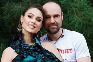 «Алису украли перед судом!»: Елена Товстик заявила, что Роман увез их дочь из французской школы «Алису украли перед судом!»: Елена Товстик заявила, что Роман увез их дочь из французской школы
