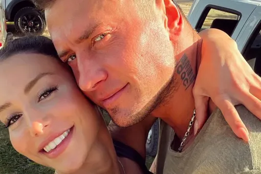 «Наш идеальный досуг — когда мы вместе! Остальное подождет»: Павел Прилучный снял жену в бикини на турецком пляже «Наш идеальный досуг — когда мы вместе! Остальное подождет»: Павел Прилучный снял жену в бикини на турецком пляже