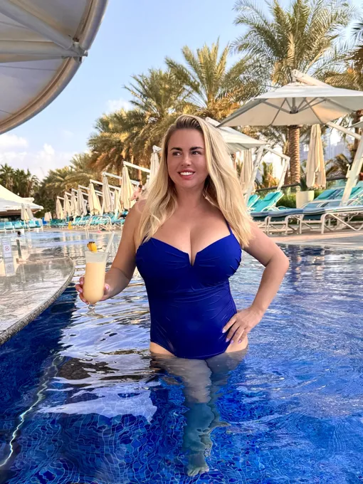 Анна Семенович показала себя на отдыхе в закрытом купальнике Анна Семенович показала себя на отдыхе в закрытом купальнике
