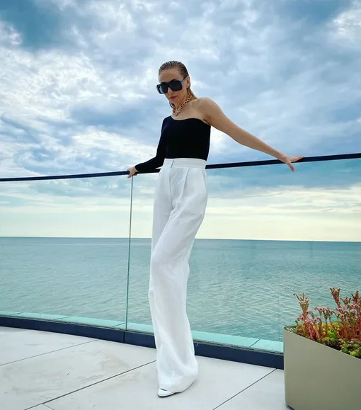 Татьяна проводит последние дни августа в теплых краях