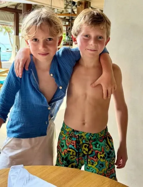 Сыновья Кати Гордон на отдыхе