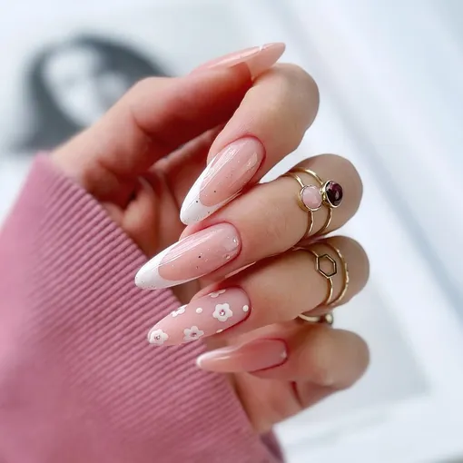 французский летний маникюр 2025