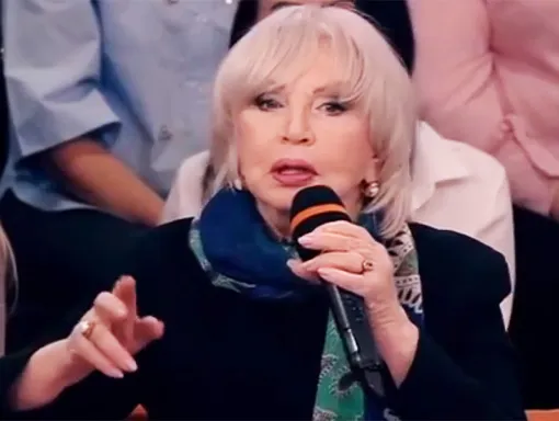 Валентина Титова в студии программы «Пусть говорят» Валентина Титова в студии программы «Пусть говорят»