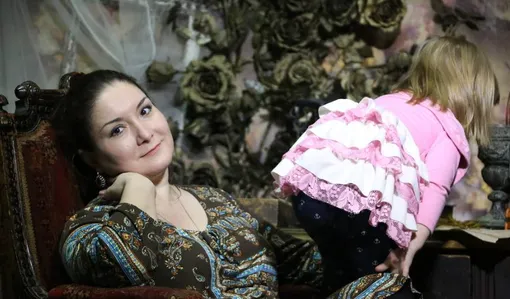 Нина одна воспитывает дочь и ухаживает за пожилыми родителями Нина одна воспитывает дочь и ухаживает за пожилыми родителями