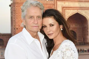 «Безумие! Мы словно на американских горках»: Кэтрин Зета-Джонс рассказала о жизни с Майклом Дугласом