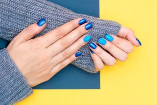 Идеальная пара: лучшие сочетания лаков для двухцветного маникюра Идеальная пара: лучшие сочетания лаков для двухцветного маникюра