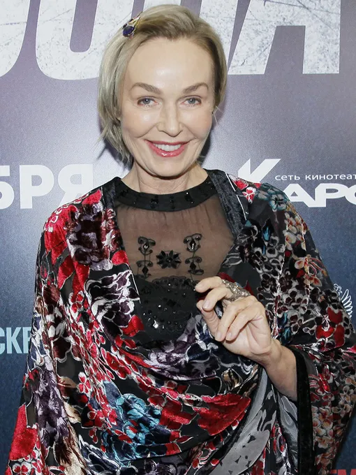 Однако сейчас звезда едва узнаваема