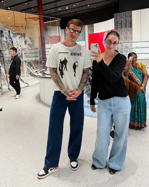 Федор Смолов и Карина Истомина на шопинг