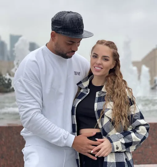 Мондезир Свет-Амур и Юлия Ефременкова в ожидании близнецов