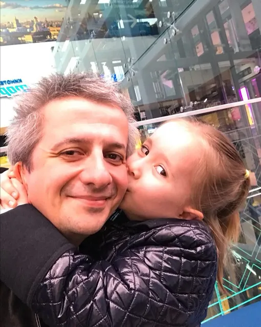 Константин Богомолов с маленькой дочерью Константин Богомолов с маленькой дочерью