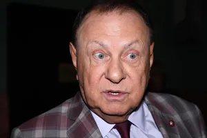 «Я категорически против этого безумия!»: президента «Ленкома» Марка Варшавера возмутили чаевые для актеров театра «Я категорически против этого безумия!»: президента «Ленкома» Марка Варшавера возмутили чаевые для актеров театра
