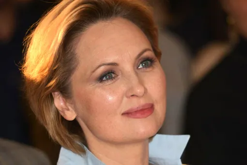 «Белые пятна разрослись по векам. Я боялась страшно»: Елена Ксенофонтова сделала пластику из-за кожного заболевания «Белые пятна разрослись по векам. Я боялась страшно»: Елена Ксенофонтова сделала пластику из-за кожного заболевания