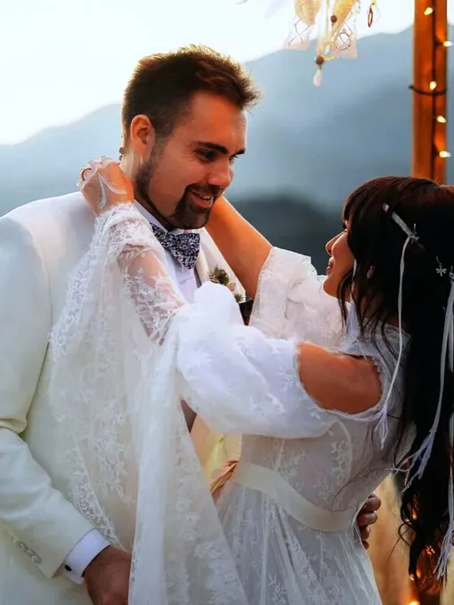 Саша Зверева с мужем на свадьбе