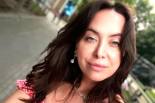 «Нет, не легче»: сестра Жанны Фриске приехала на могилу певицы накануне 11-й годовщины ее смерти «Нет, не легче»: сестра Жанны Фриске приехала на могилу певицы накануне 11-й годовщины ее смерти