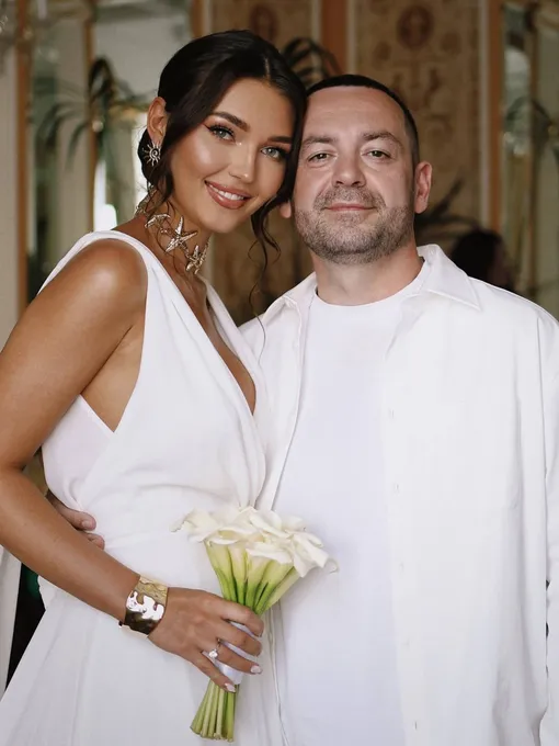 Молодожены в ЗАГСе