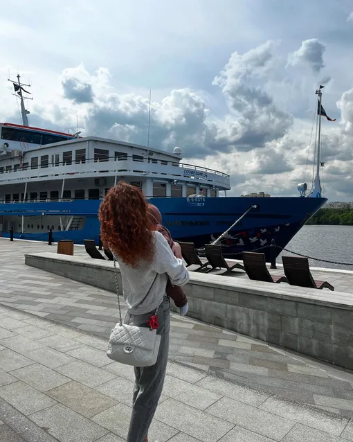 Анна Савельева с сыном ушла от мужа Анна Савельева с сыном ушла от мужа