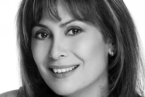 Умерла в реанимации после падения с лестницы в магазине певица Лизета Николау Умерла в реанимации после падения с лестницы в магазине певица Лизета Николау