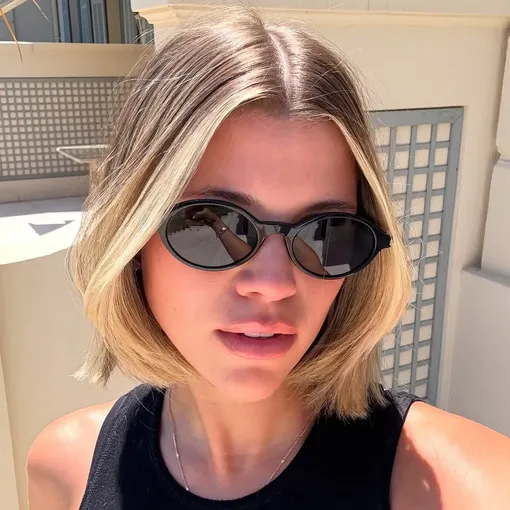 Французское классическое каре пойдет почти каждой девушке, особенно с овальным и квадратным типами лица