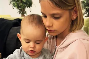 Мама Тимати сняла на видео его дочек от Шишковой и Ивановой на Мальдивах Мама Тимати сняла на видео его дочек от Шишковой и Ивановой на Мальдивах