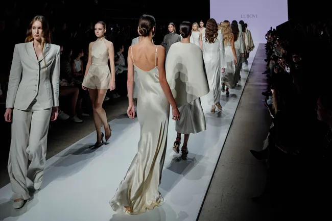 Заверните, пожалуйста, всё: гид по вирусным брендам Московской недели моды