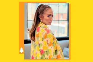 Какая примерная! Дженнифер Лопес показывает милый, но нарядный образ для Нового года Какая примерная! Дженнифер Лопес показывает милый, но нарядный образ для Нового года