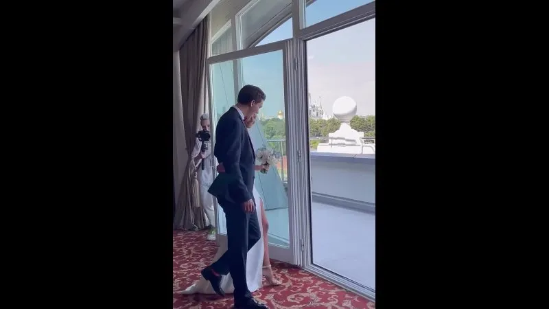 Нажми и смотри