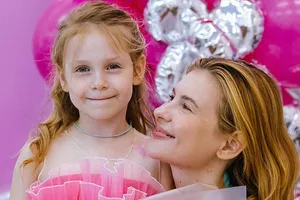 Анна Цуканова-Котт показала восьмилетнюю дочь от режиссера Анна Цуканова-Котт показала восьмилетнюю дочь от режиссера