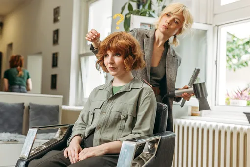 Стрижки после 50: как выбрать стиль, чтобы выглядеть моложе Стрижки после 50: как выбрать стиль, чтобы выглядеть моложе