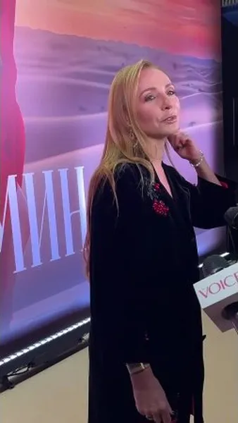 Нажми и смотри