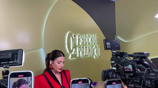 Нажми и смотри