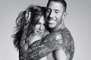 Дженнифер Энистон снялась топлесс