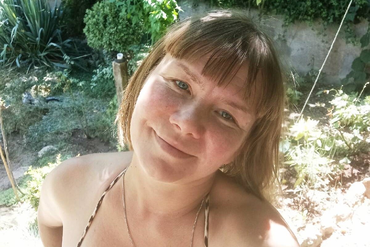 «Маша в безопасности»: бывший муж убитой камнем певицы Натальи Немеляйнен рассказал о судьбе их 14-летней дочери-аутиста