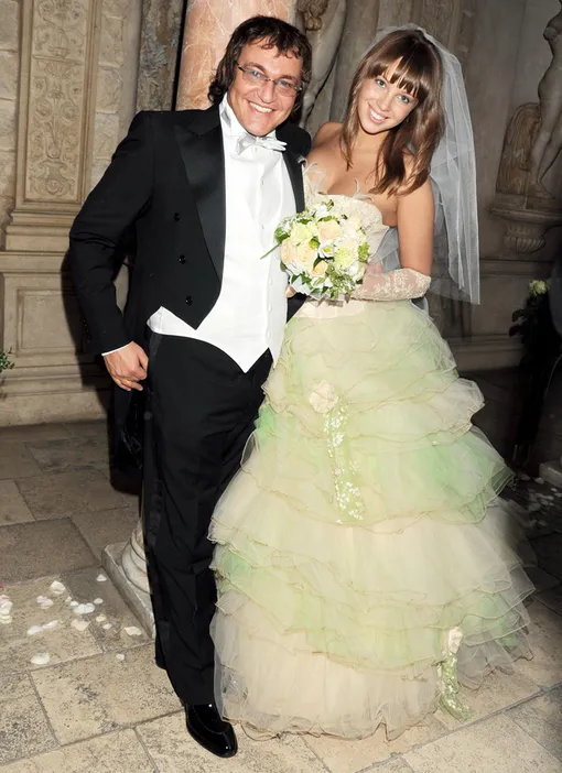 Дмитрий и Полина Дибровы развелись после 16 лет брака Дмитрий и Полина Дибровы развелись после 16 лет брака