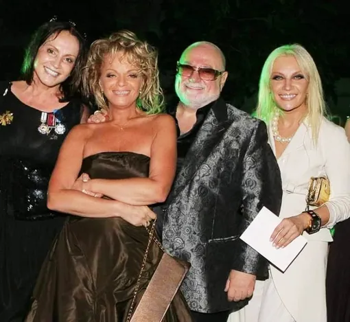 София Ротару, Лариса Долина, Ян Табачник и Таисия Повалий София Ротару, Лариса Долина, Ян Табачник и Таисия Повалий