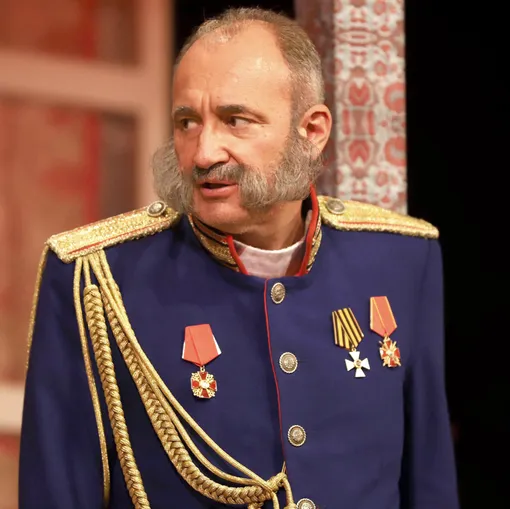 Святослав Ещенко в спектакле «Женитьба»