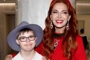 «Раз в месяц приезжает скорая брать у него кровь»: Эвелина Бледанс рассказала о борьбе за жизнь особенного сына