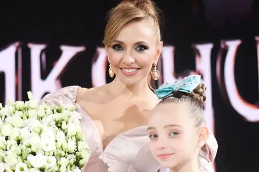 «Да простят меня олимпийские чемпионы»: Татьяна Навка показала, как дочь готовится к выходу на лед «Да простят меня олимпийские чемпионы»: Татьяна Навка показала, как дочь готовится к выходу на лед