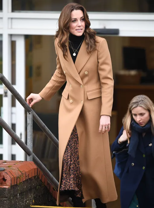 Кейт Миддлтон выбрала комплект одежды от бюджетных брендов