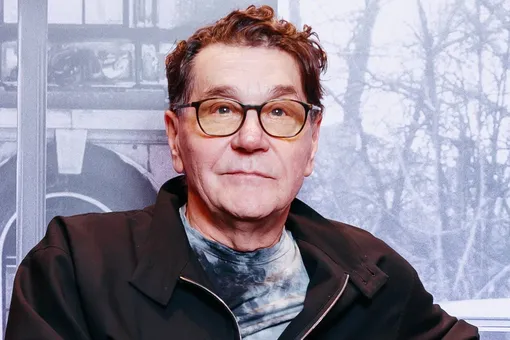 Сергей Маковецкий появился на премьере шпионского сериала, в котором сыграл Леонида Брежнева Сергей Маковецкий появился на премьере шпионского сериала, в котором сыграл Леонида Брежнева