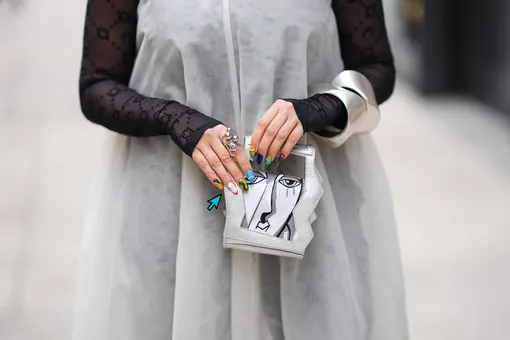 Как удлинить пальцы с помощью маникюра: 5 форм ногтей, одобренных мастерами Как удлинить пальцы с помощью маникюра: 5 форм ногтей, одобренных мастерами