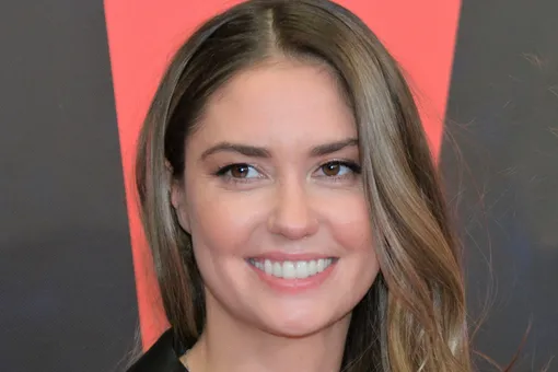 «Я поняла, что мне будет стыдно»: Агата Муцениеце впервые поцеловала девушку «Я поняла, что мне будет стыдно»: Агата Муцениеце впервые поцеловала девушку