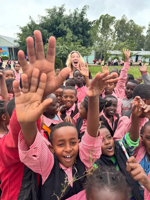 Настя Ивлеева поделилась кадрами из путешествия