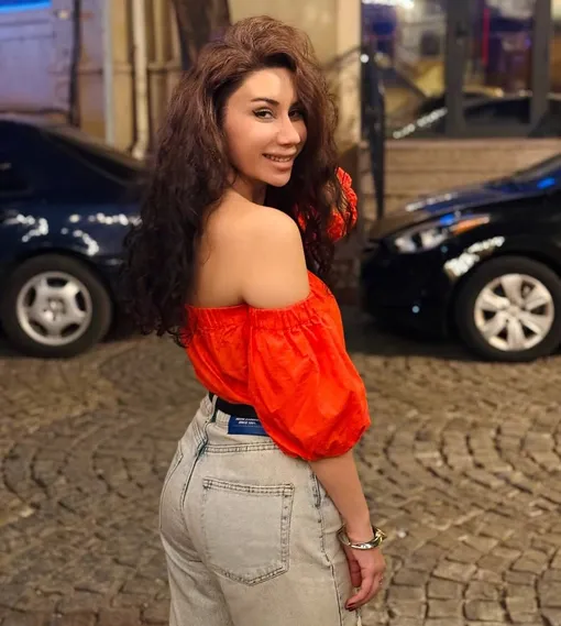 Влада Ахундова погибла в дорожной аварии Влада Ахундова погибла в дорожной аварии