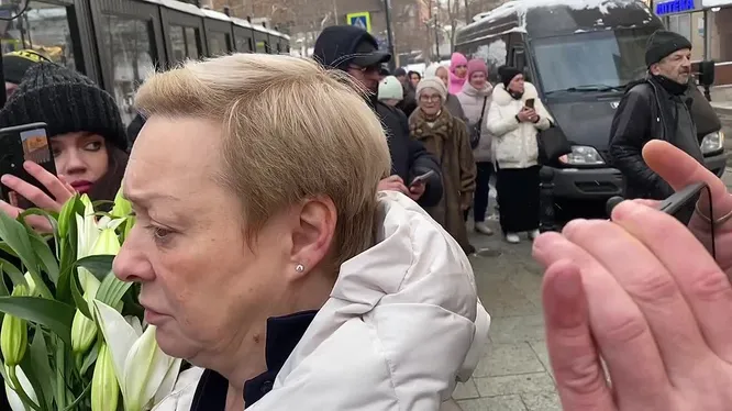 Нажми и смотри